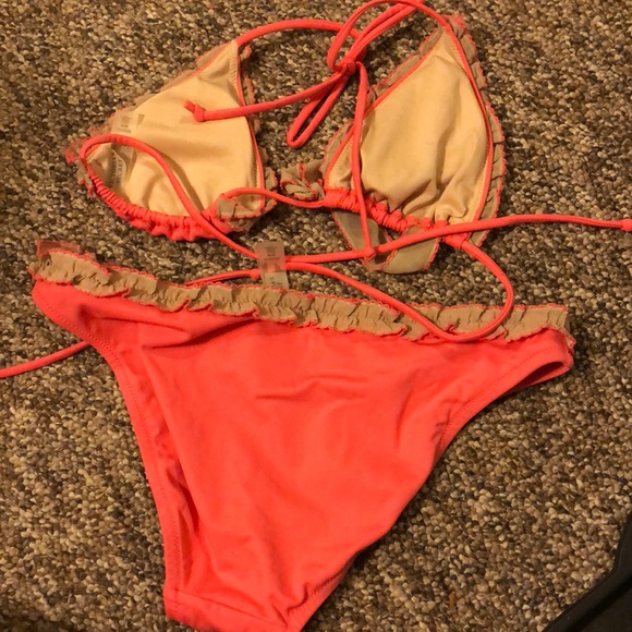 Victoria’s Secret bikini - Picture 2 of 2